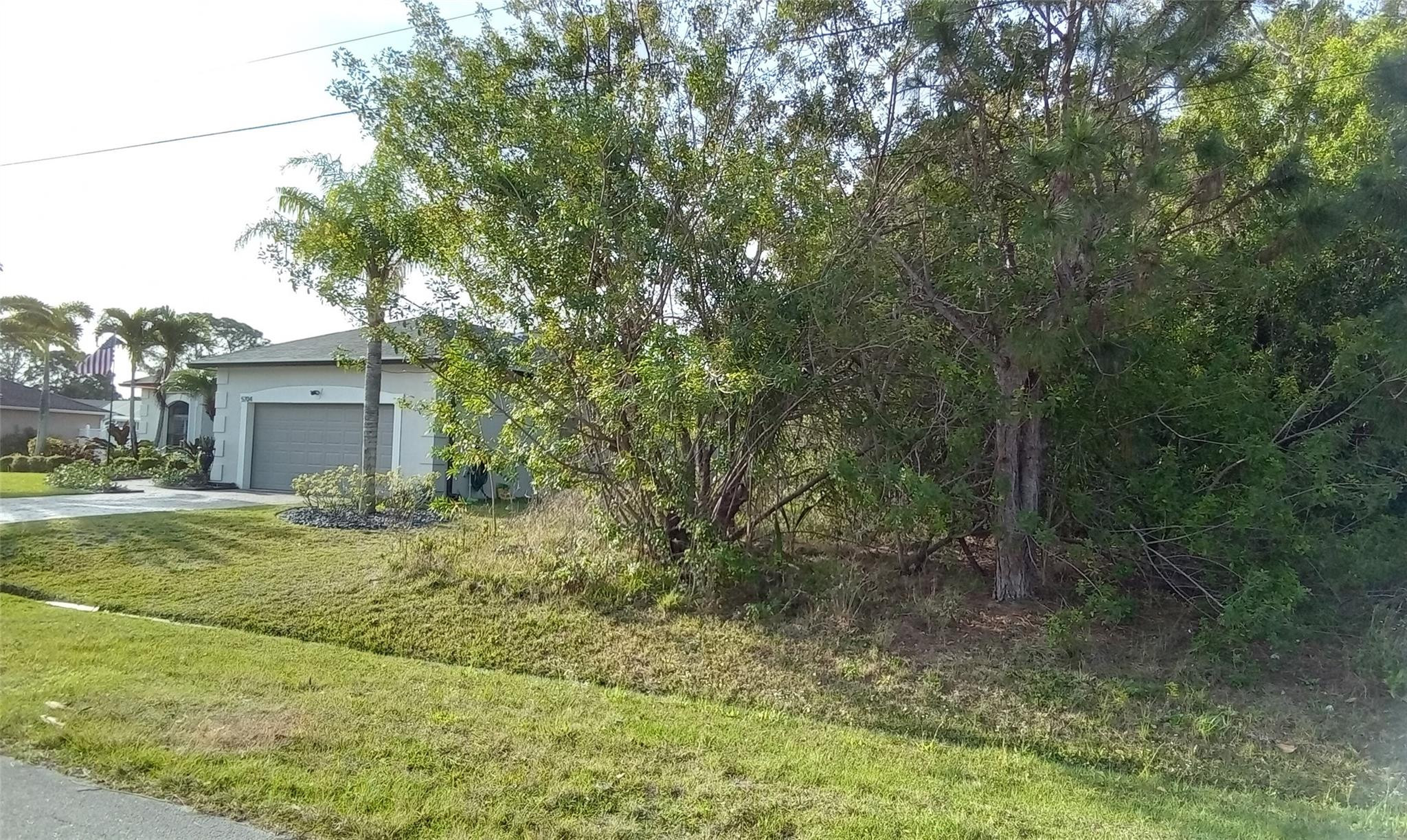 5712 NW WHITECAP