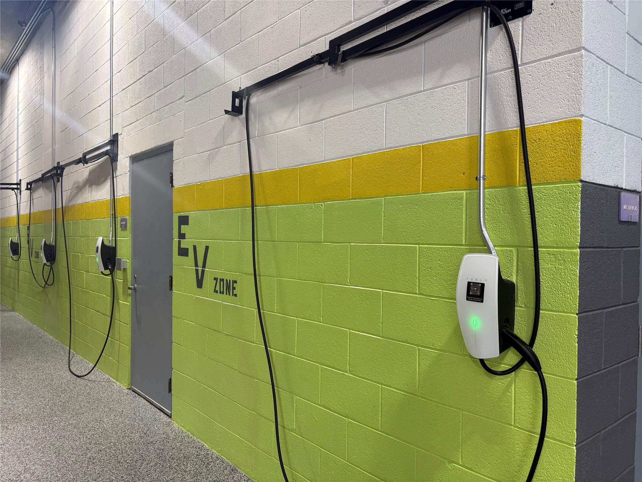 300 S Australian Ave 1519