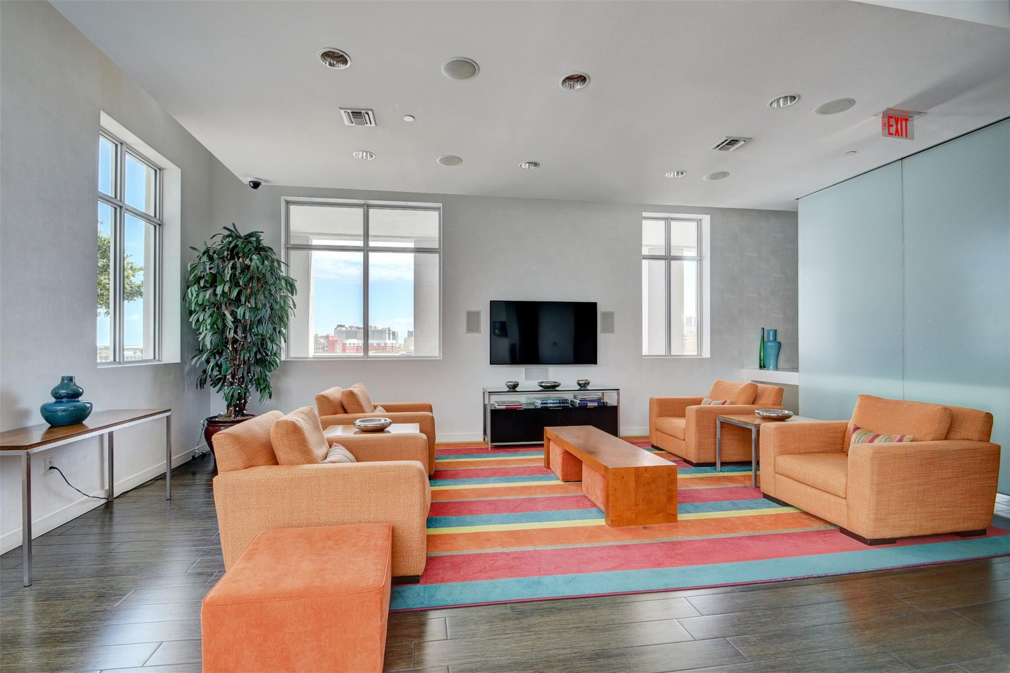 300 S Australian Ave 1519