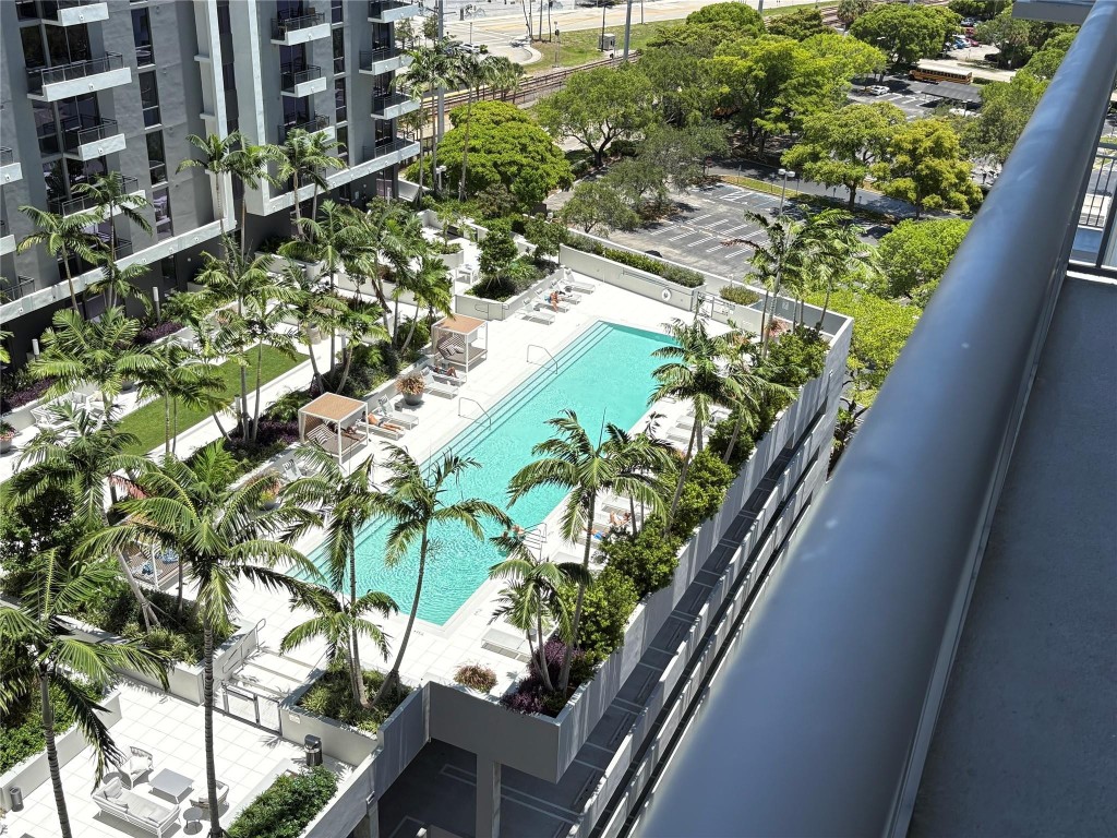 300 S Australian Ave 1519