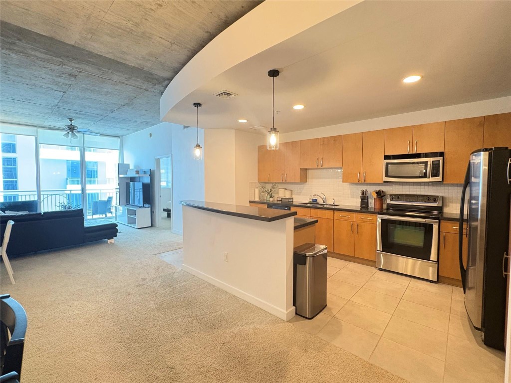 300 S Australian Ave 1519