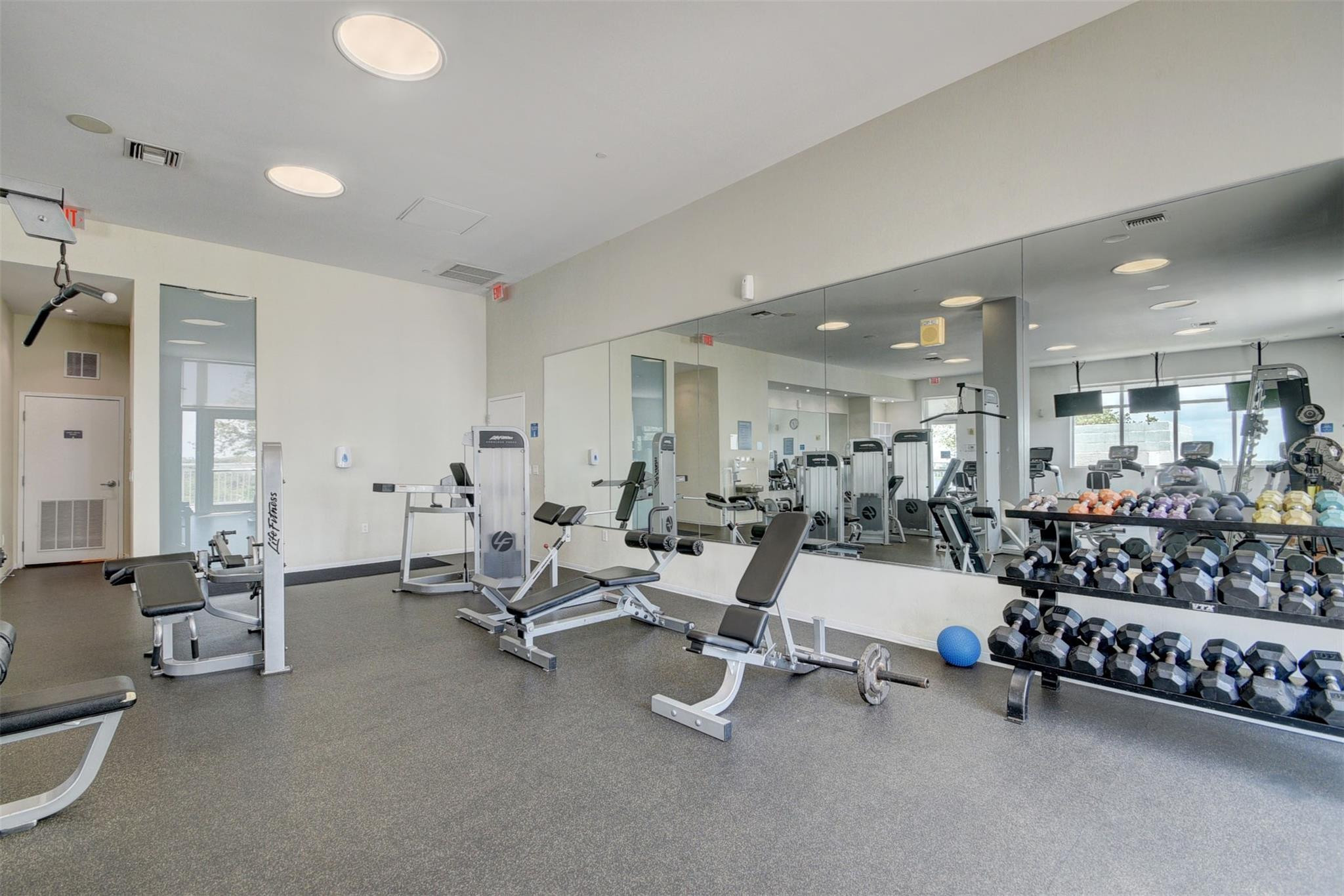 300 S Australian Ave 1519