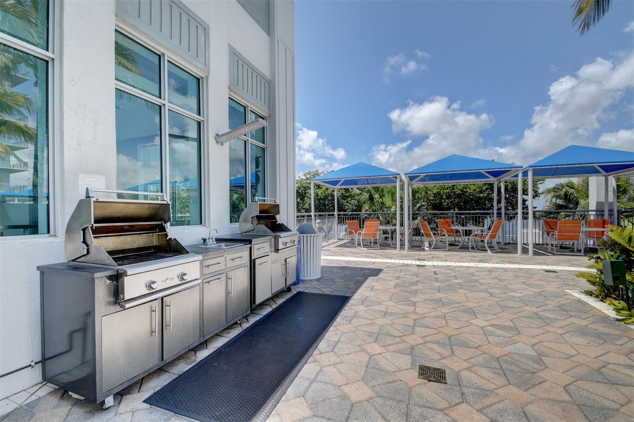 300 S Australian Ave 1519