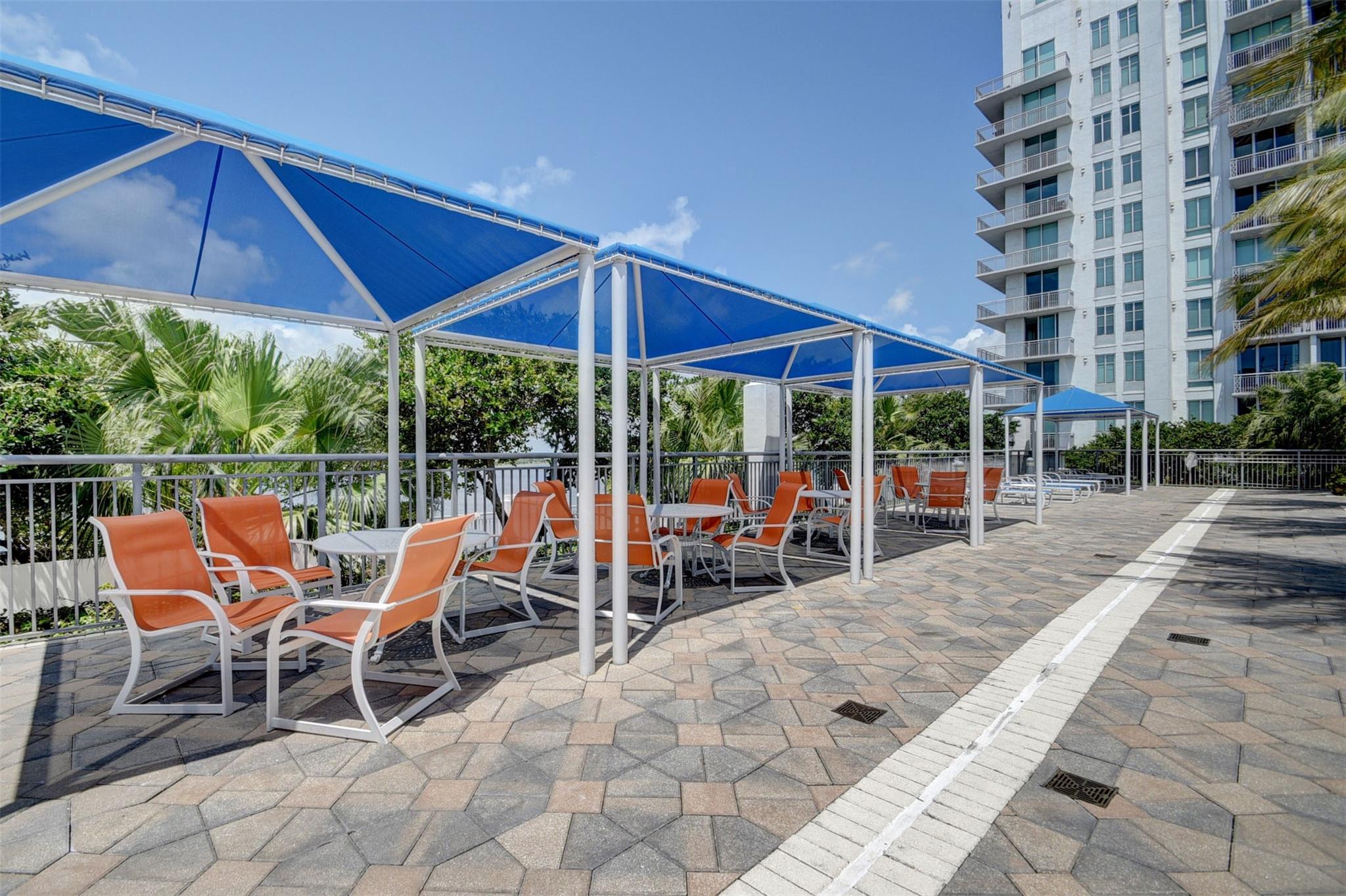 300 S Australian Ave 1519