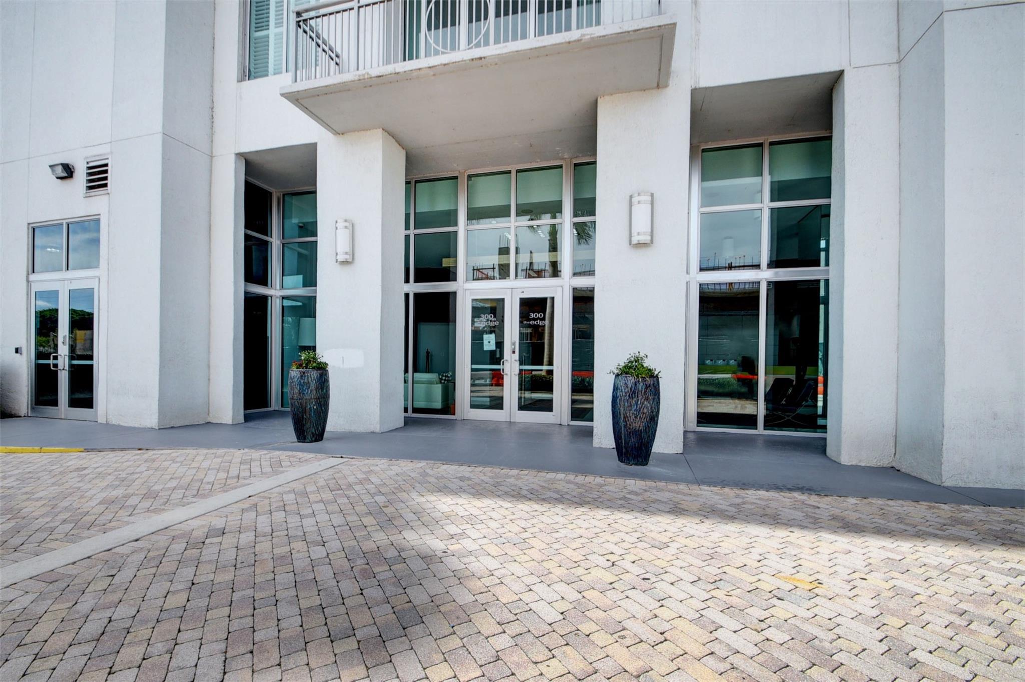 300 S Australian Ave 1519