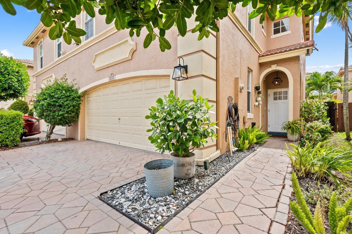 5157 Meadow Oaks Dr 5157