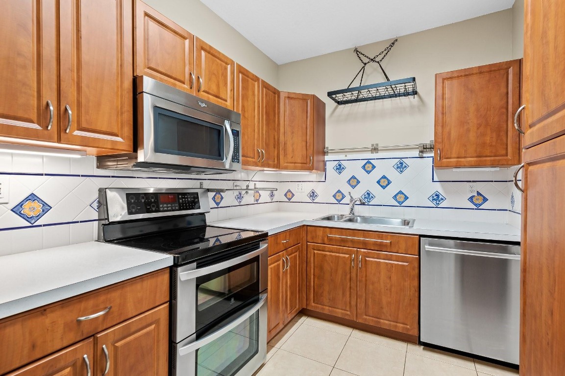 5157 Meadow Oaks Dr 5157