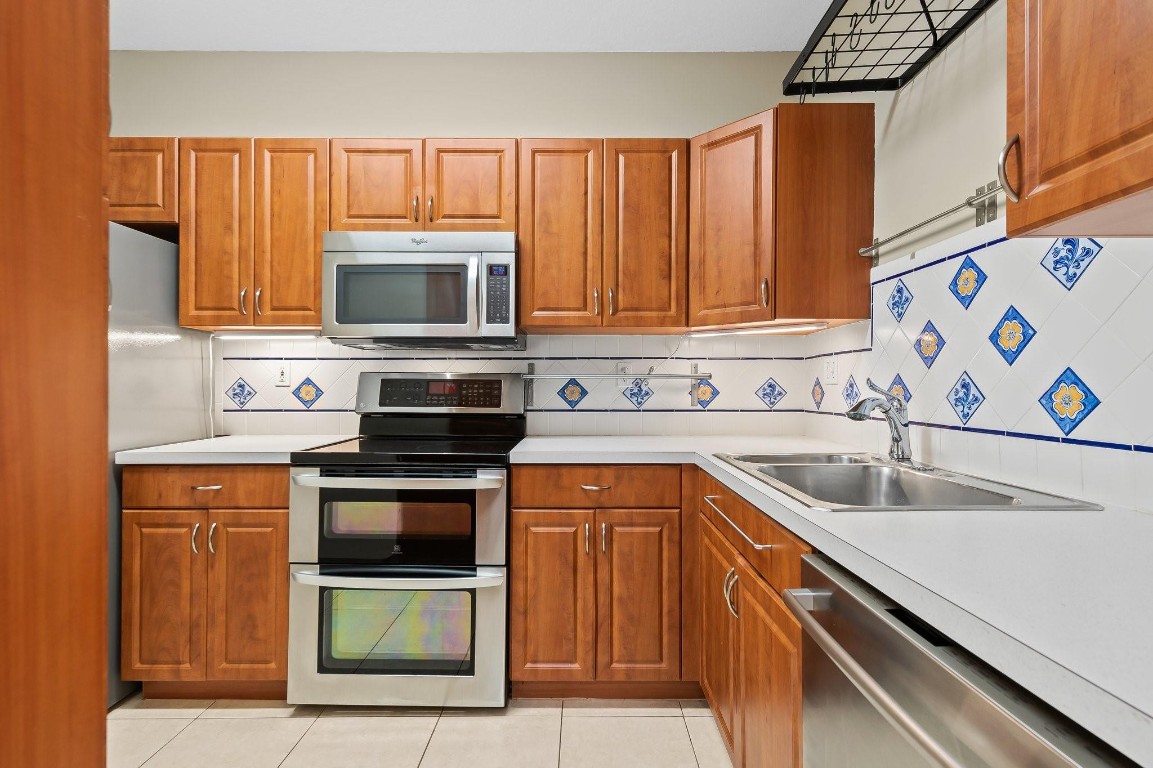 5157 Meadow Oaks Dr 5157