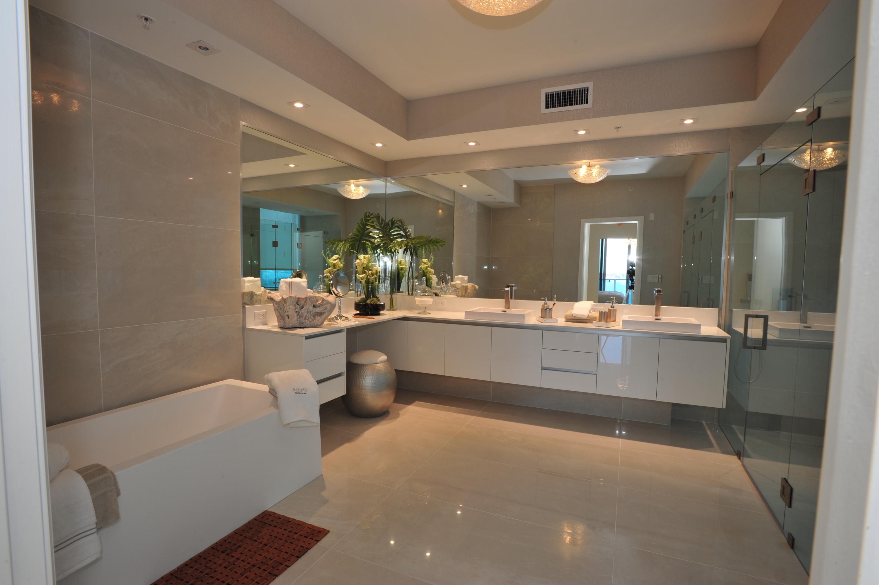 3100 N Ocean Drive H-1704