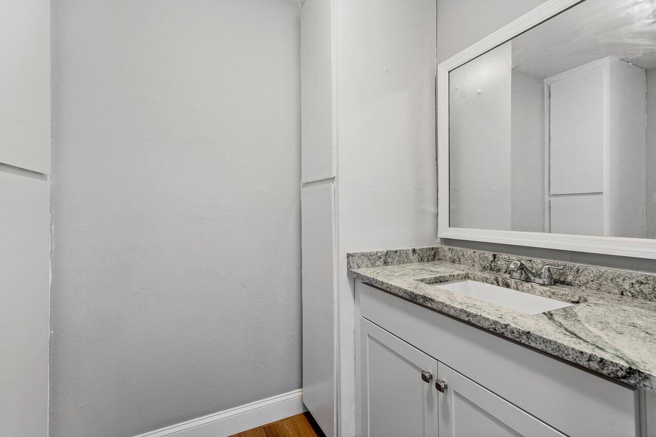 1781 N Congress Avenue