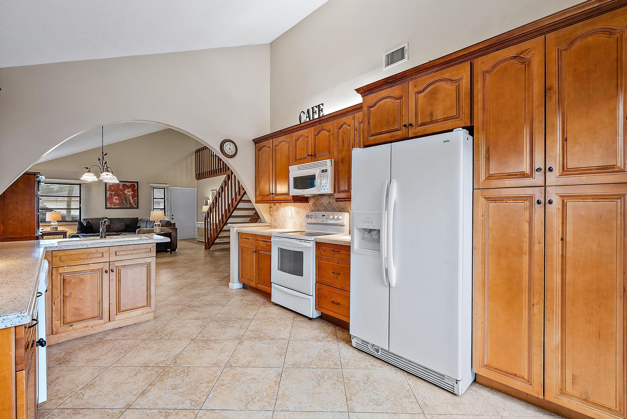 9006 Highland Pines Trail