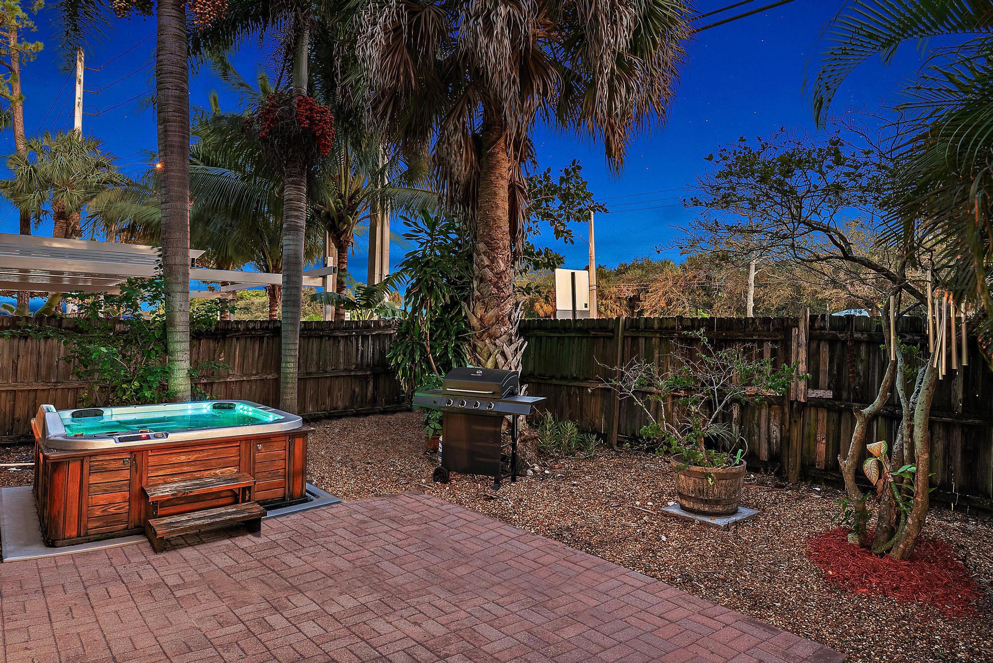 9006 Highland Pines Trail