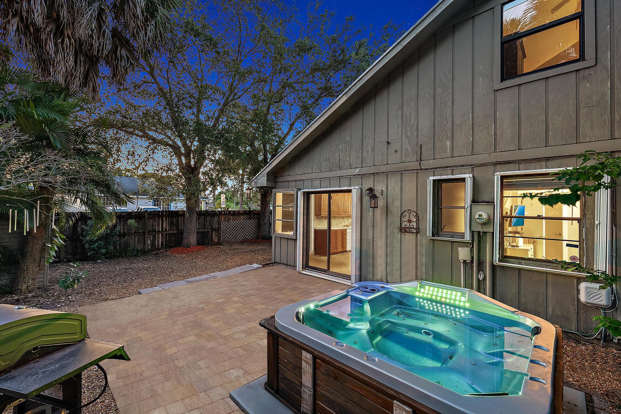 9006 Highland Pines Trail