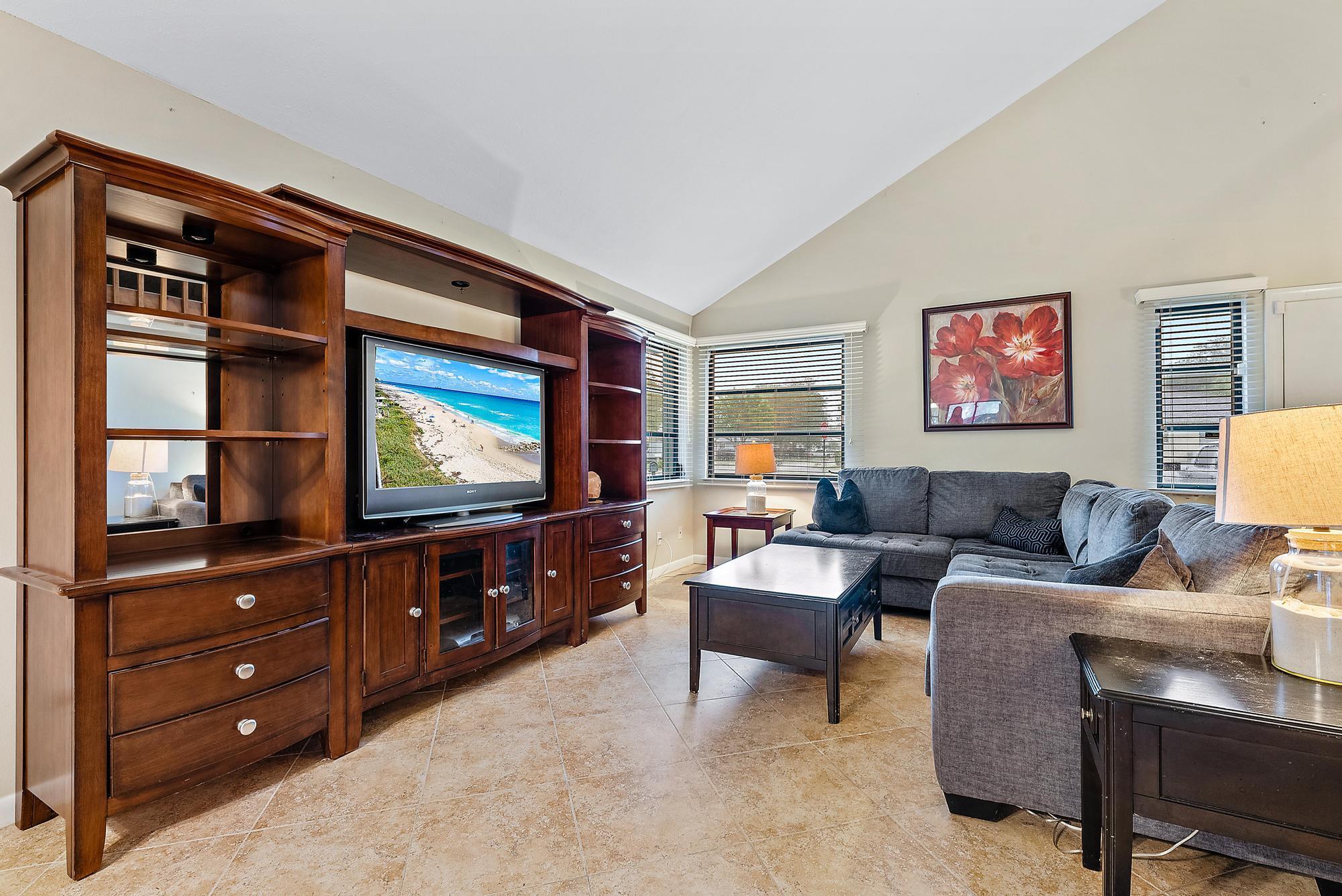 9006 Highland Pines Trail