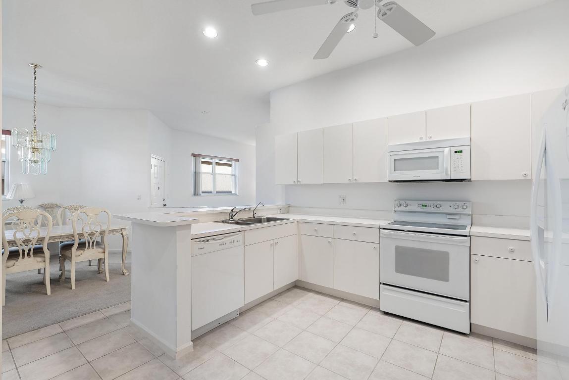 1419 SW Greens Pointe Way