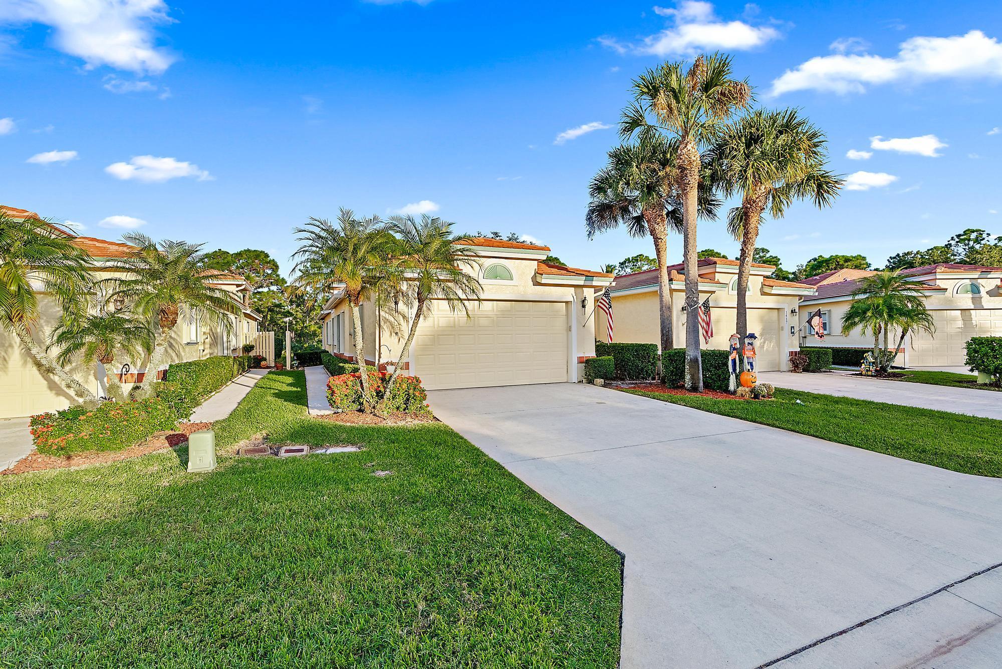 1419 SW Greens Pointe Way