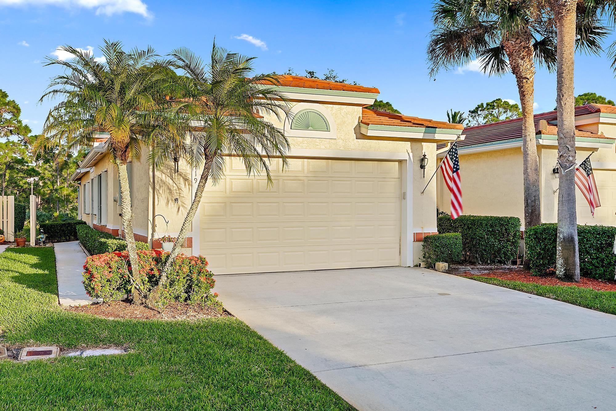 1419 SW Greens Pointe Way