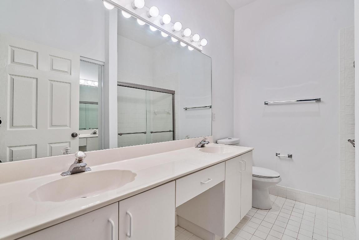 1419 SW Greens Pointe Way