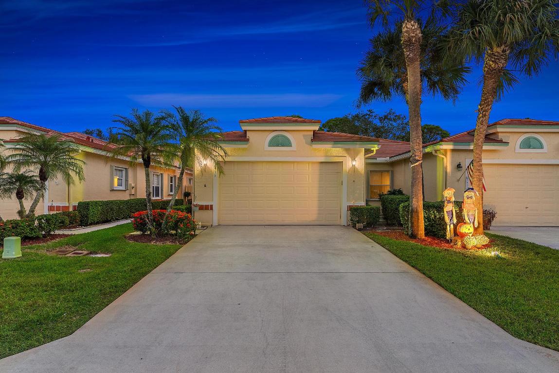 1419 SW Greens Pointe Way