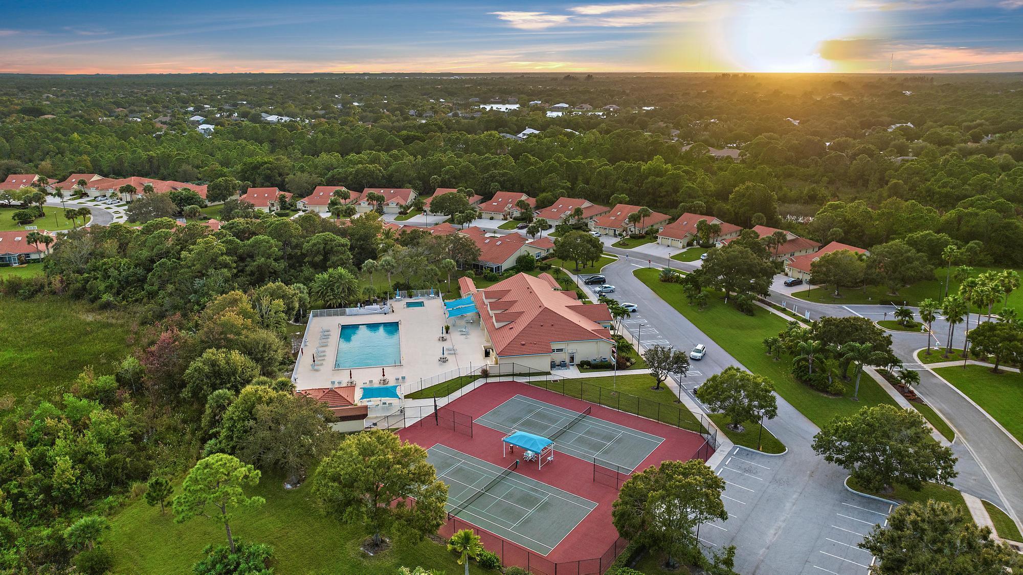 1419 SW Greens Pointe Way