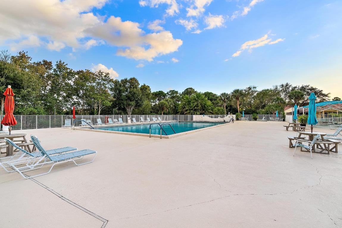 1419 SW Greens Pointe Way