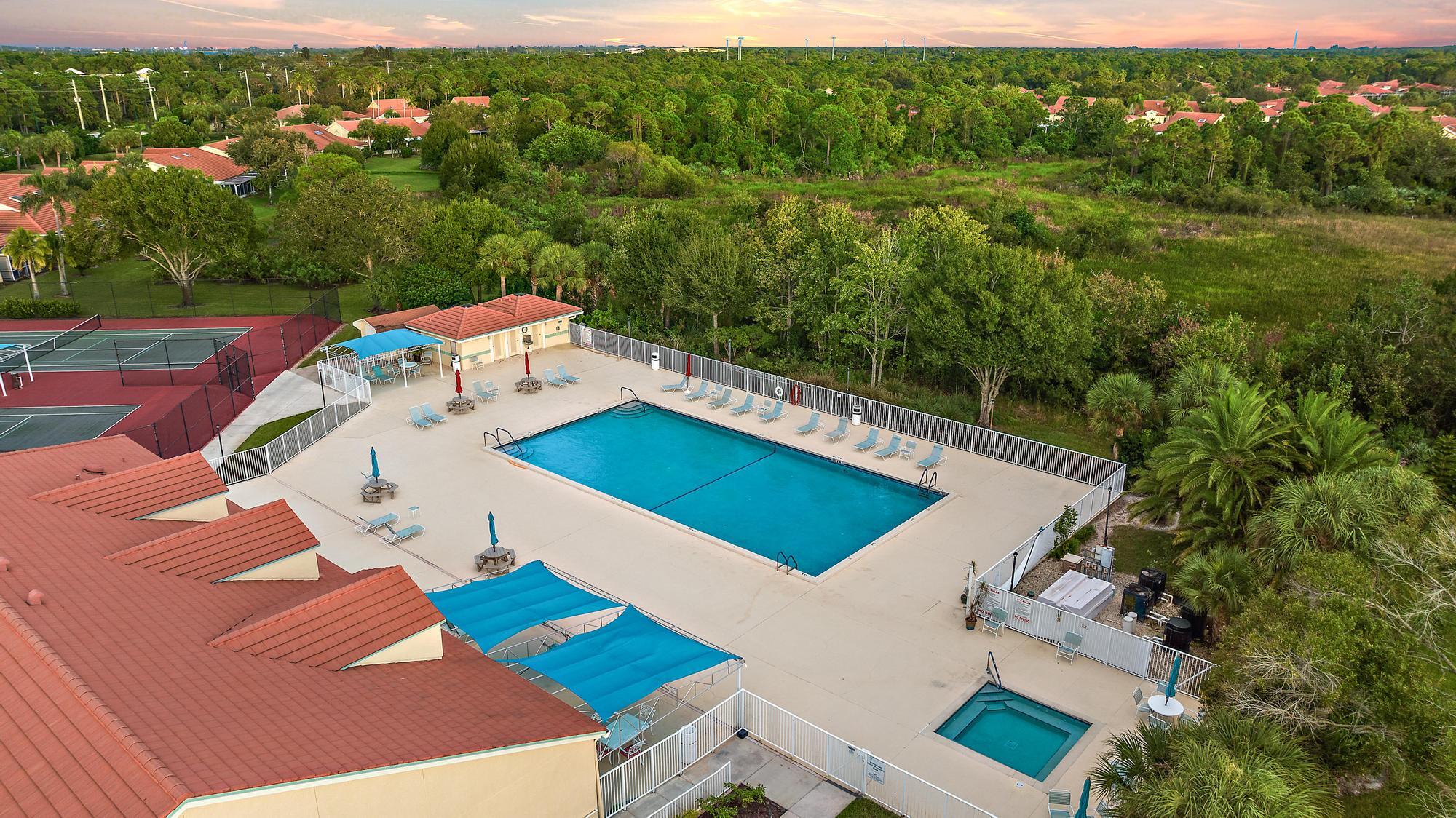 1419 SW Greens Pointe Way