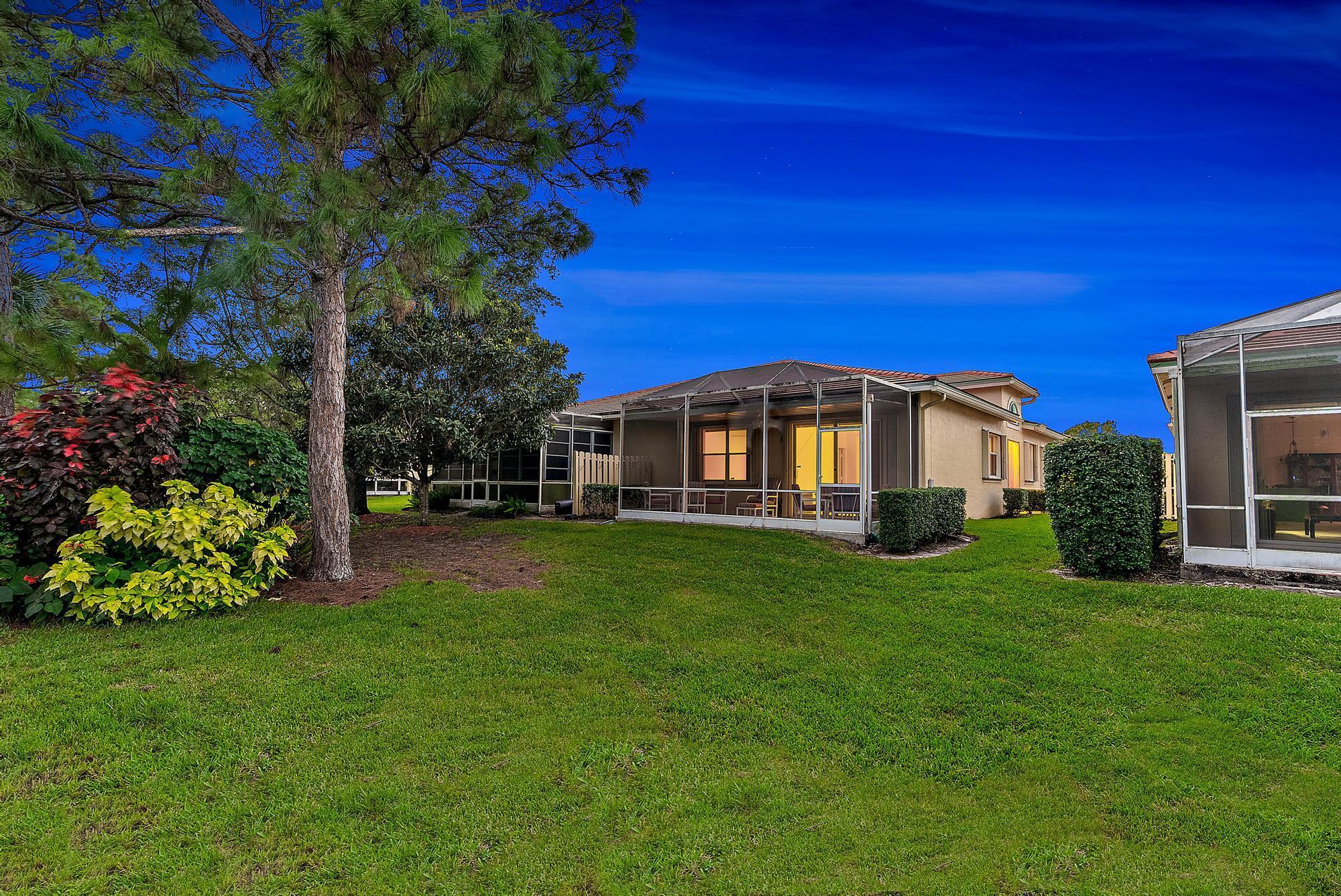 1419 SW Greens Pointe Way