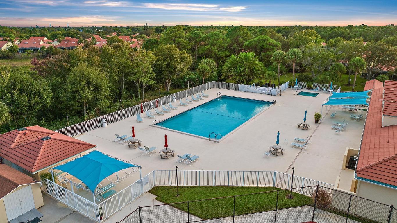 1419 SW Greens Pointe Way