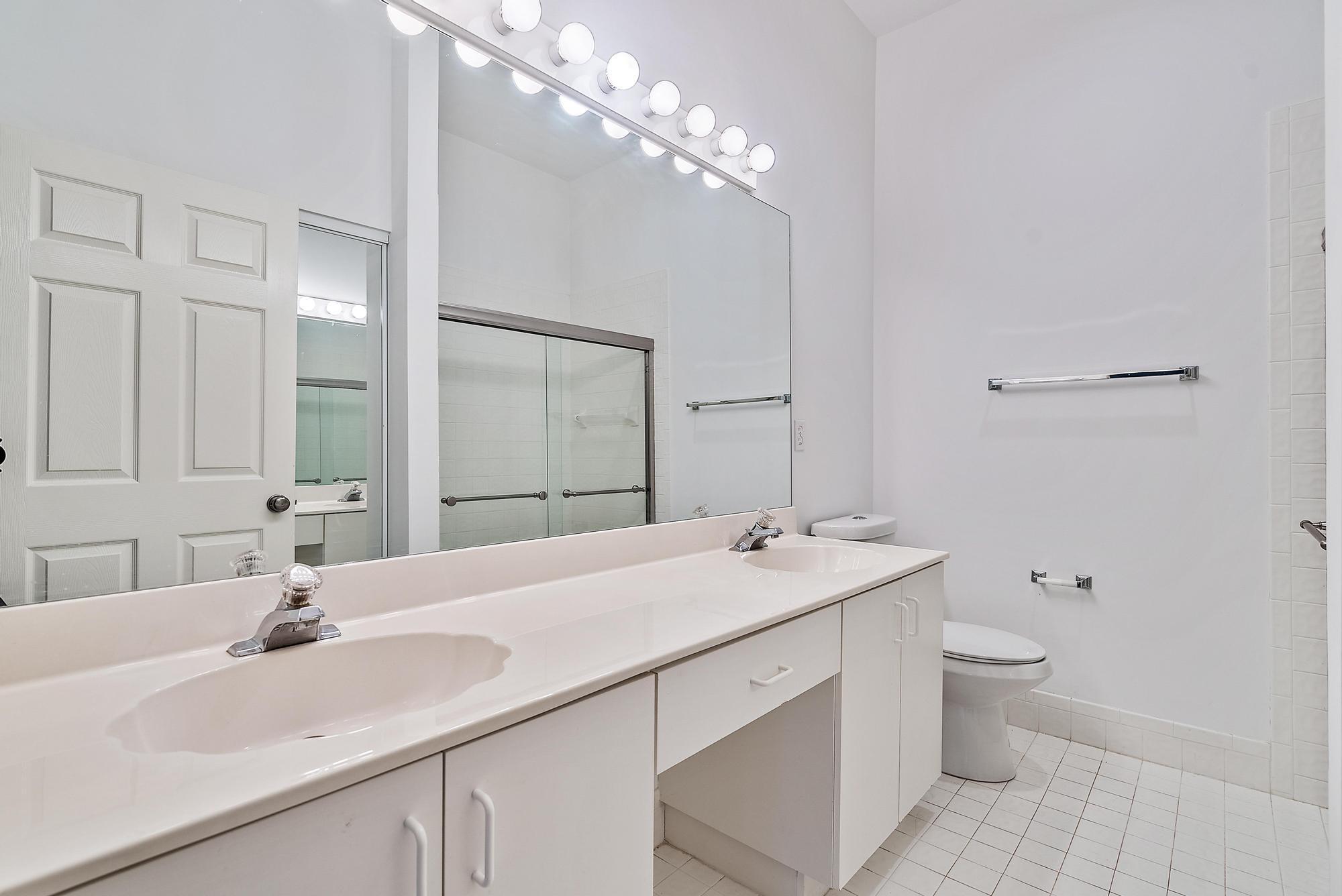 1419 SW Greens Pointe Way