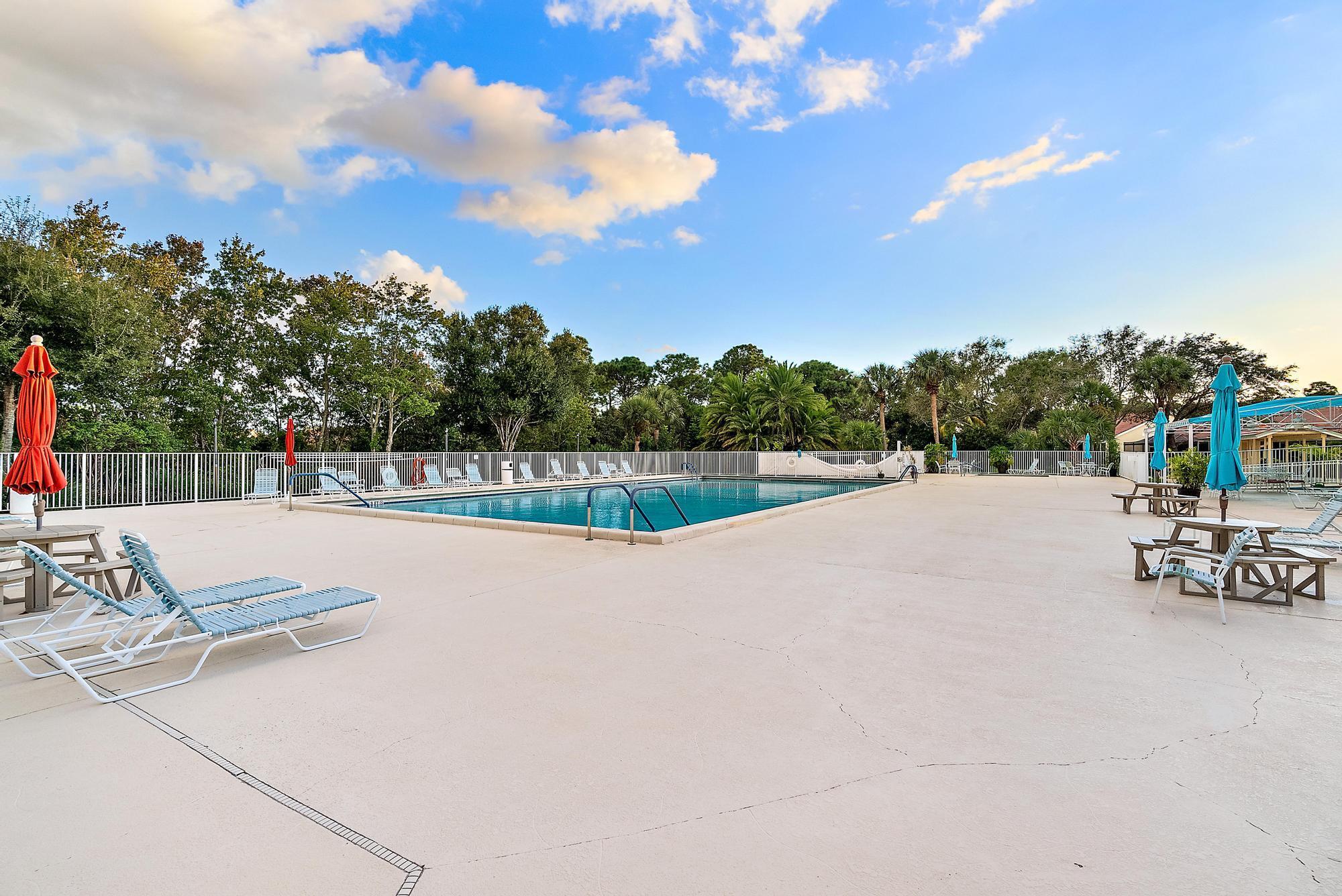 1419 SW Greens Pointe Way