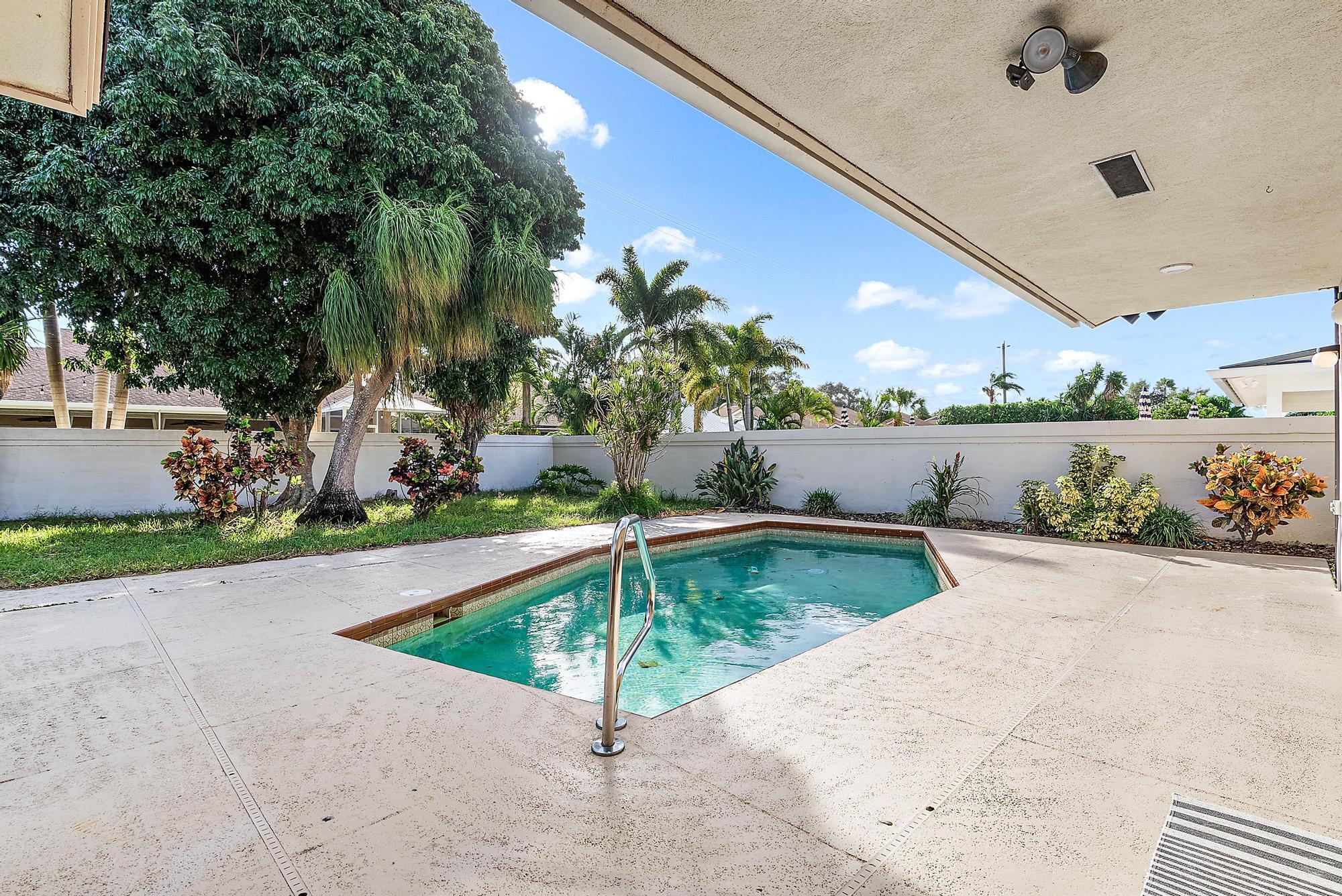 223 E River Park Drive