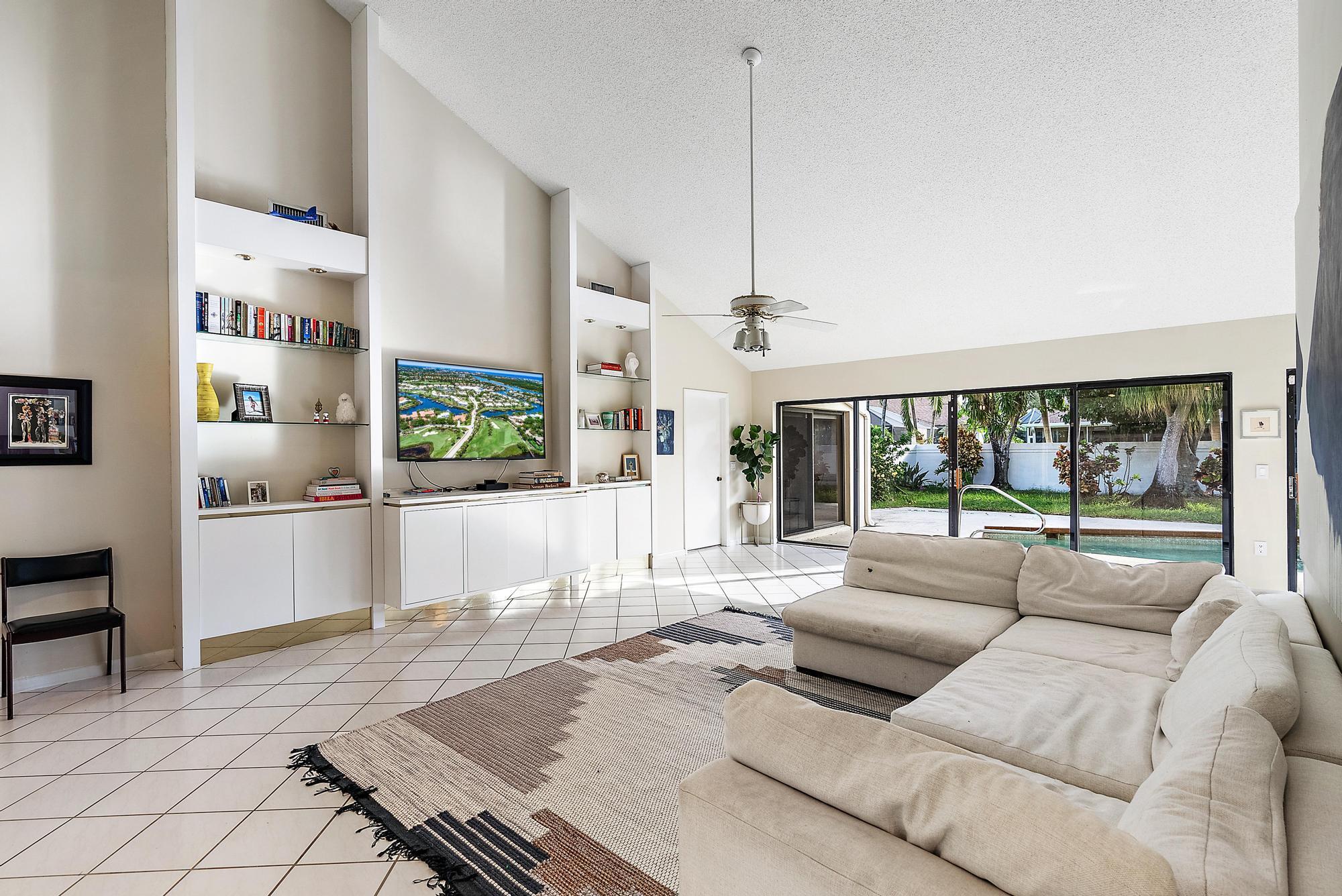 223 E River Park Drive