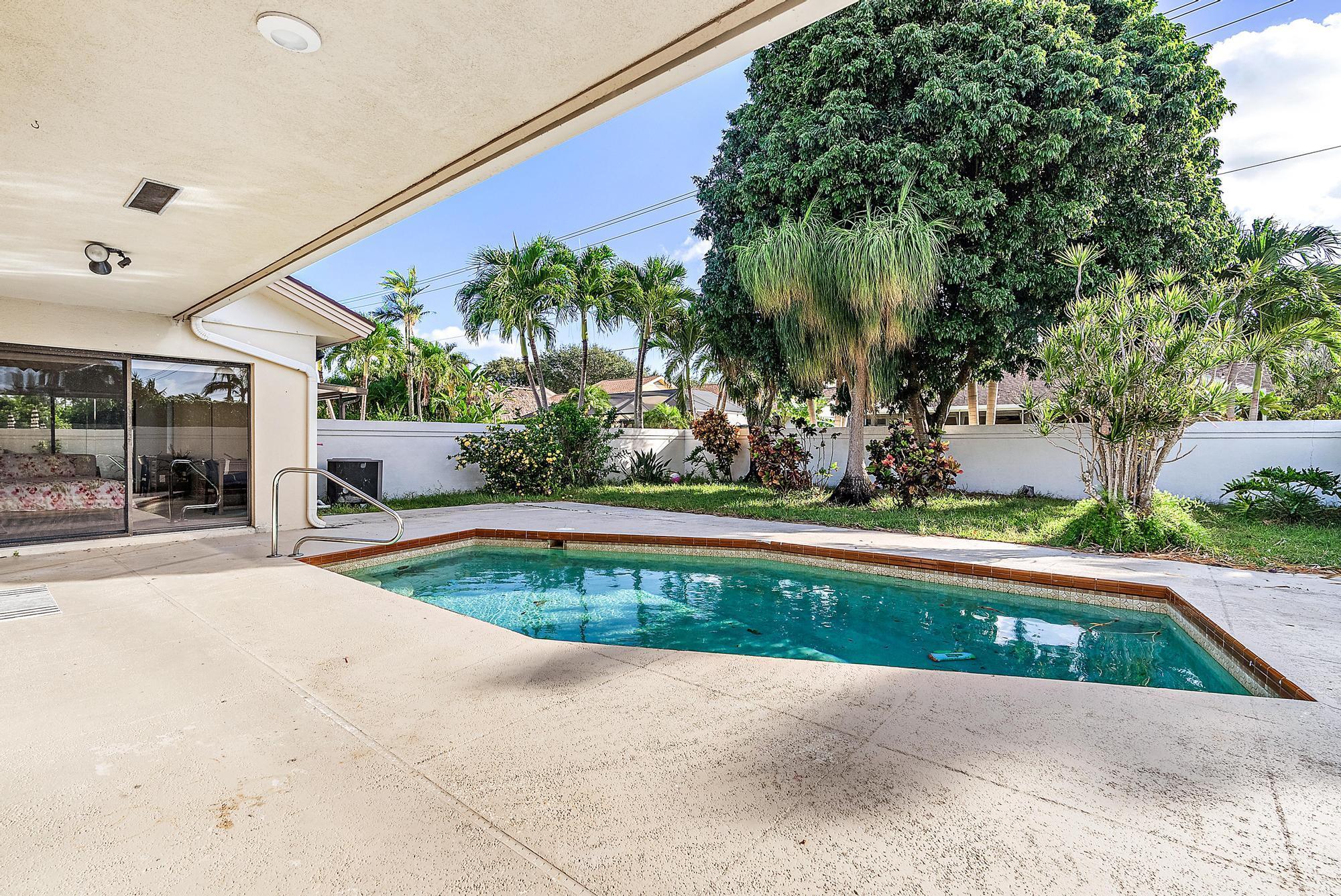 223 E River Park Drive