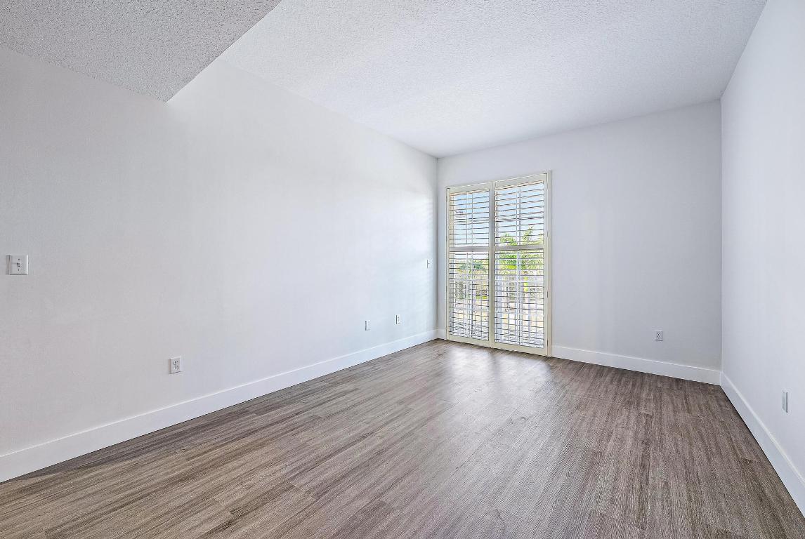 1203 Town Center Drive 422