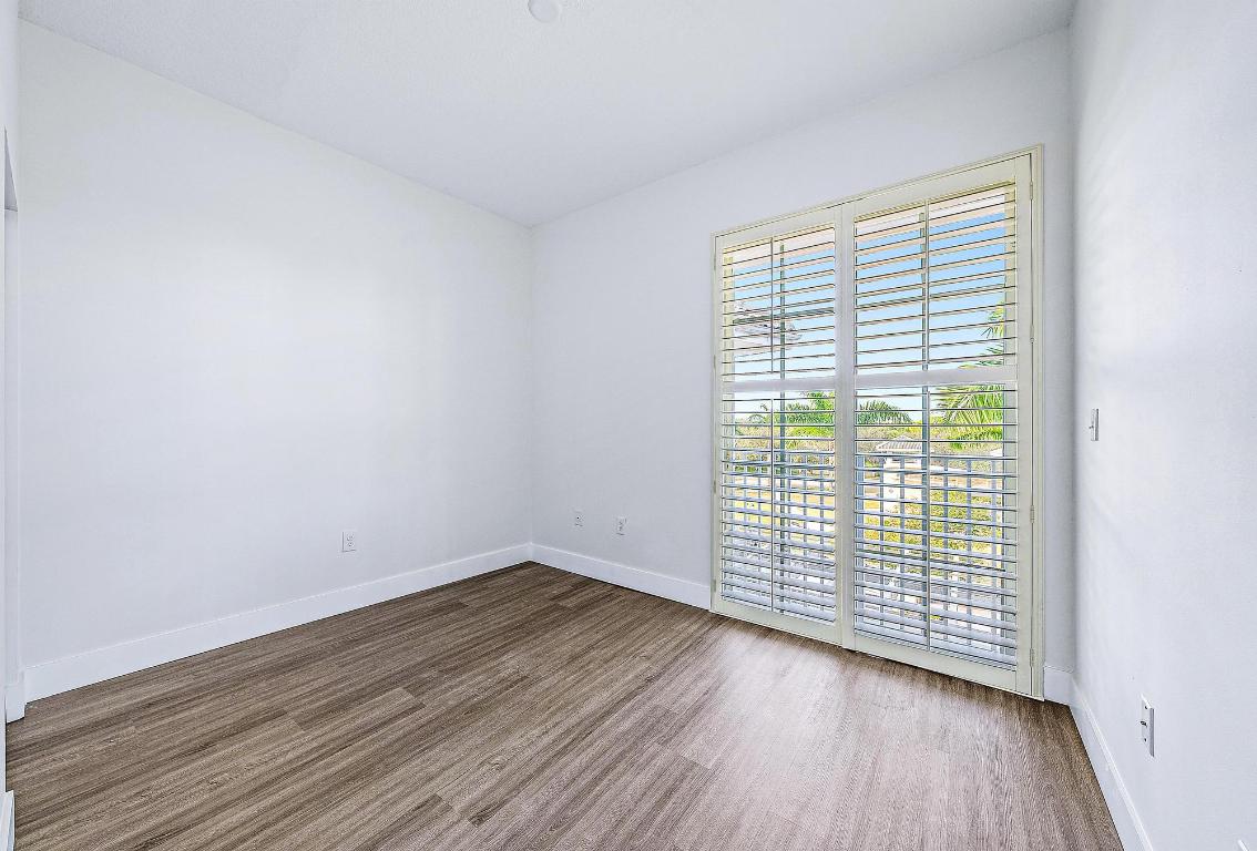 1203 Town Center Drive 422