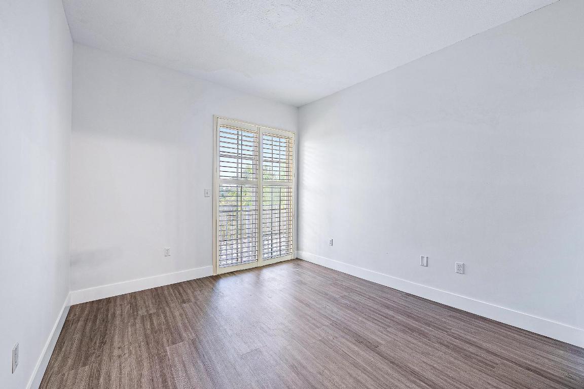 1203 Town Center Drive 422