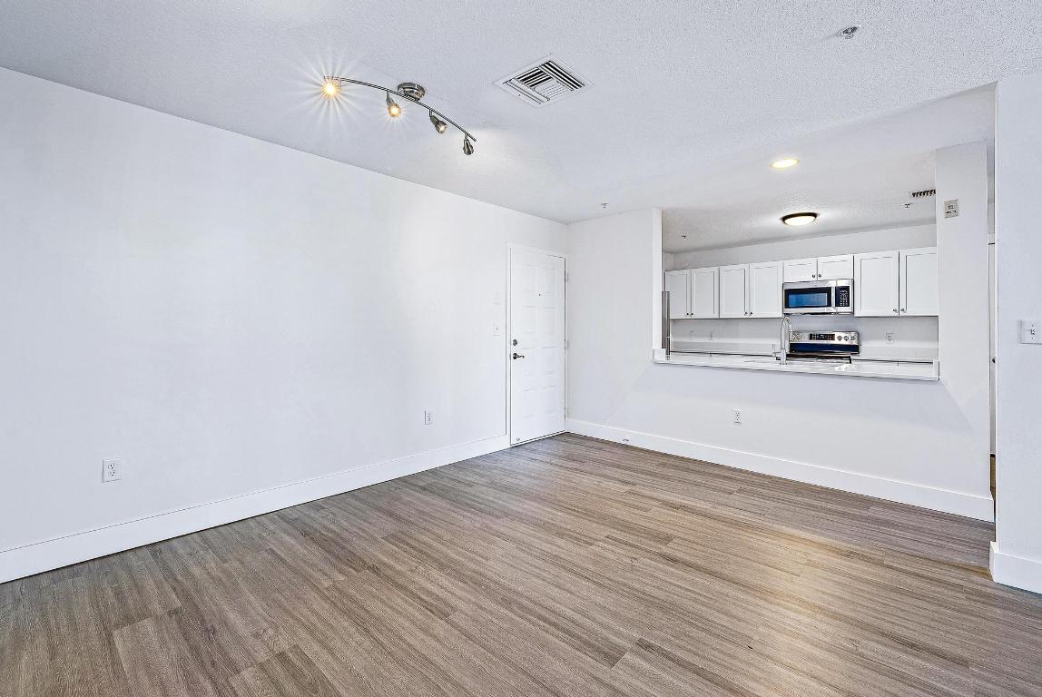 1203 Town Center Drive 422