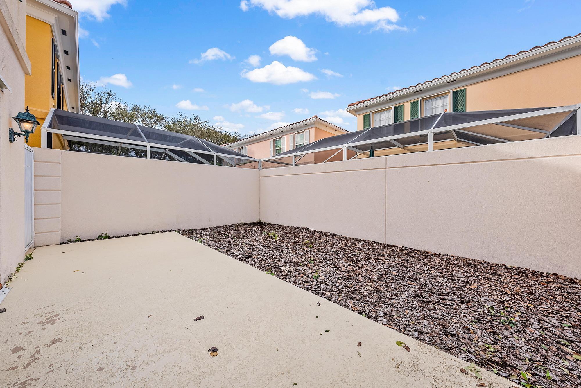 73 Laurel Oaks Circle