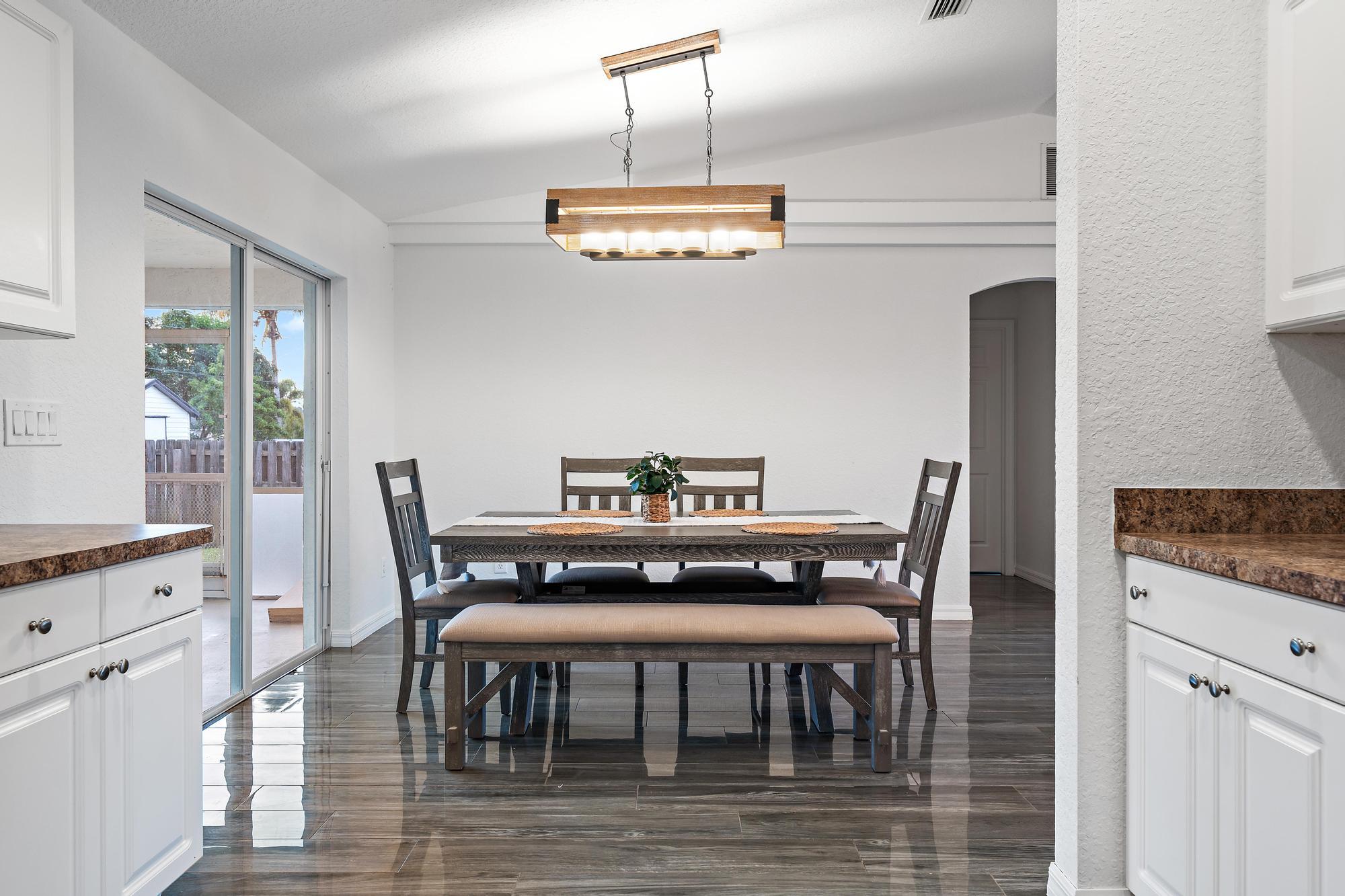 1525 SE Croquet Street