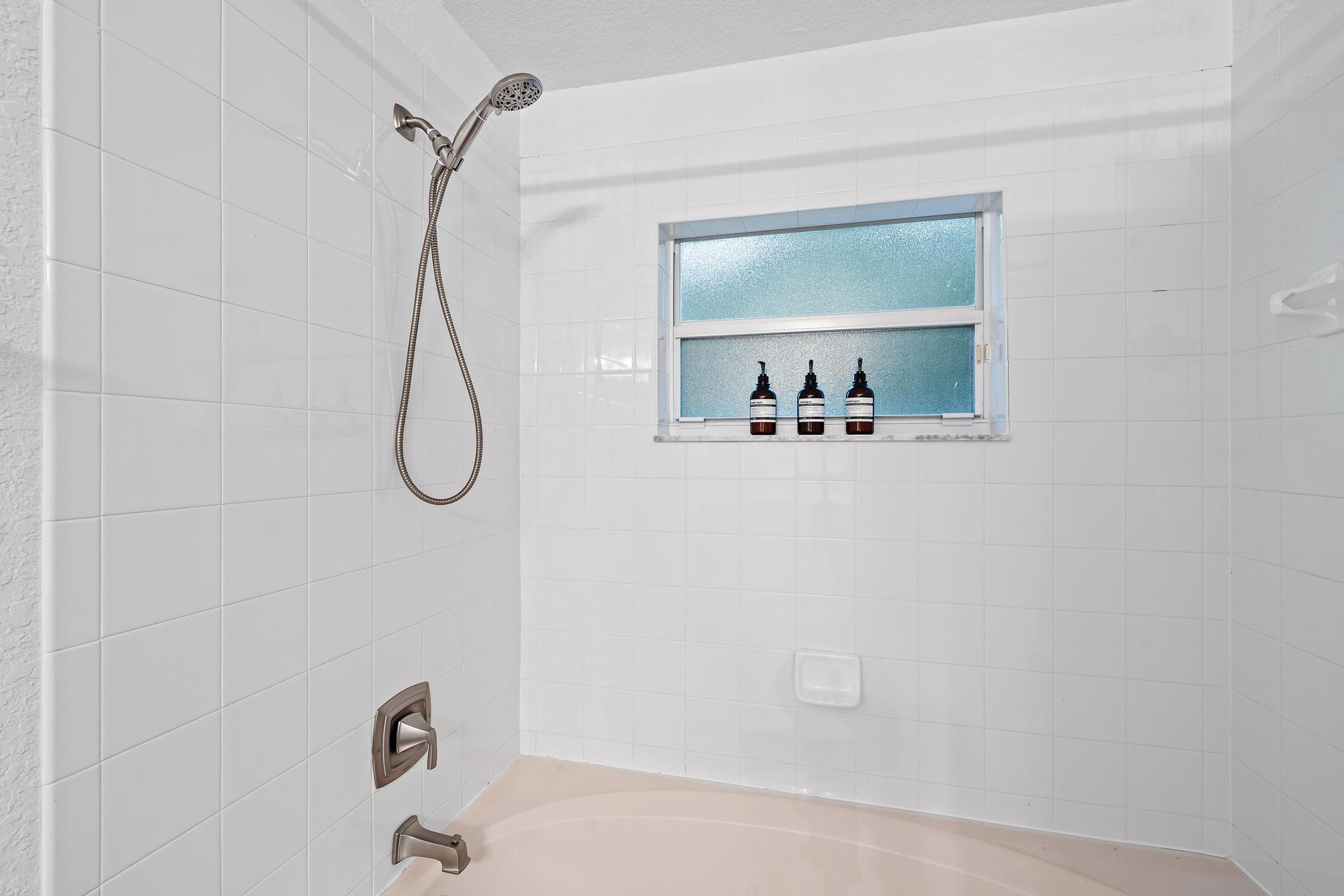 1525 SE Croquet Street