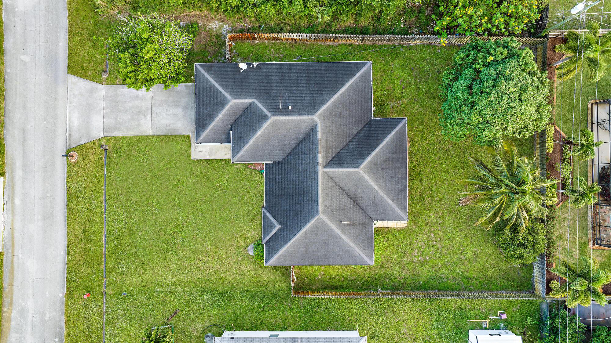 1525 SE Croquet Street