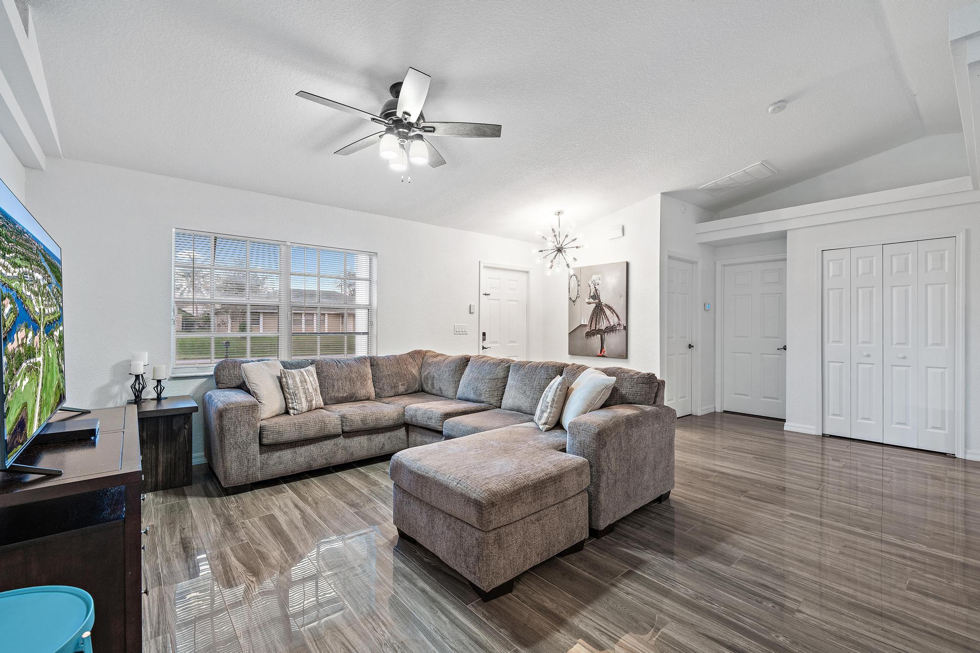 1525 SE Croquet Street