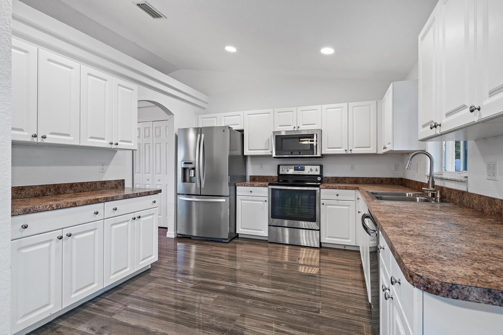 1525 SE Croquet Street