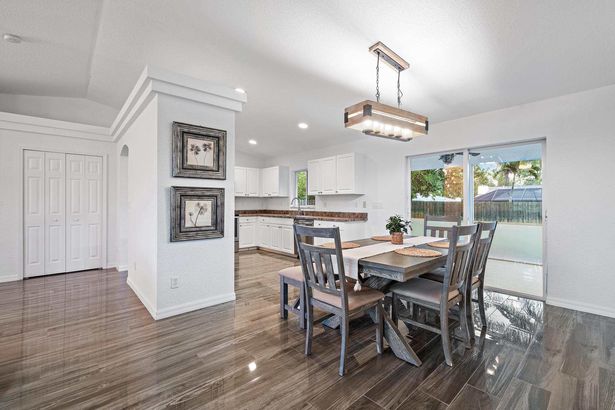 1525 SE Croquet Street