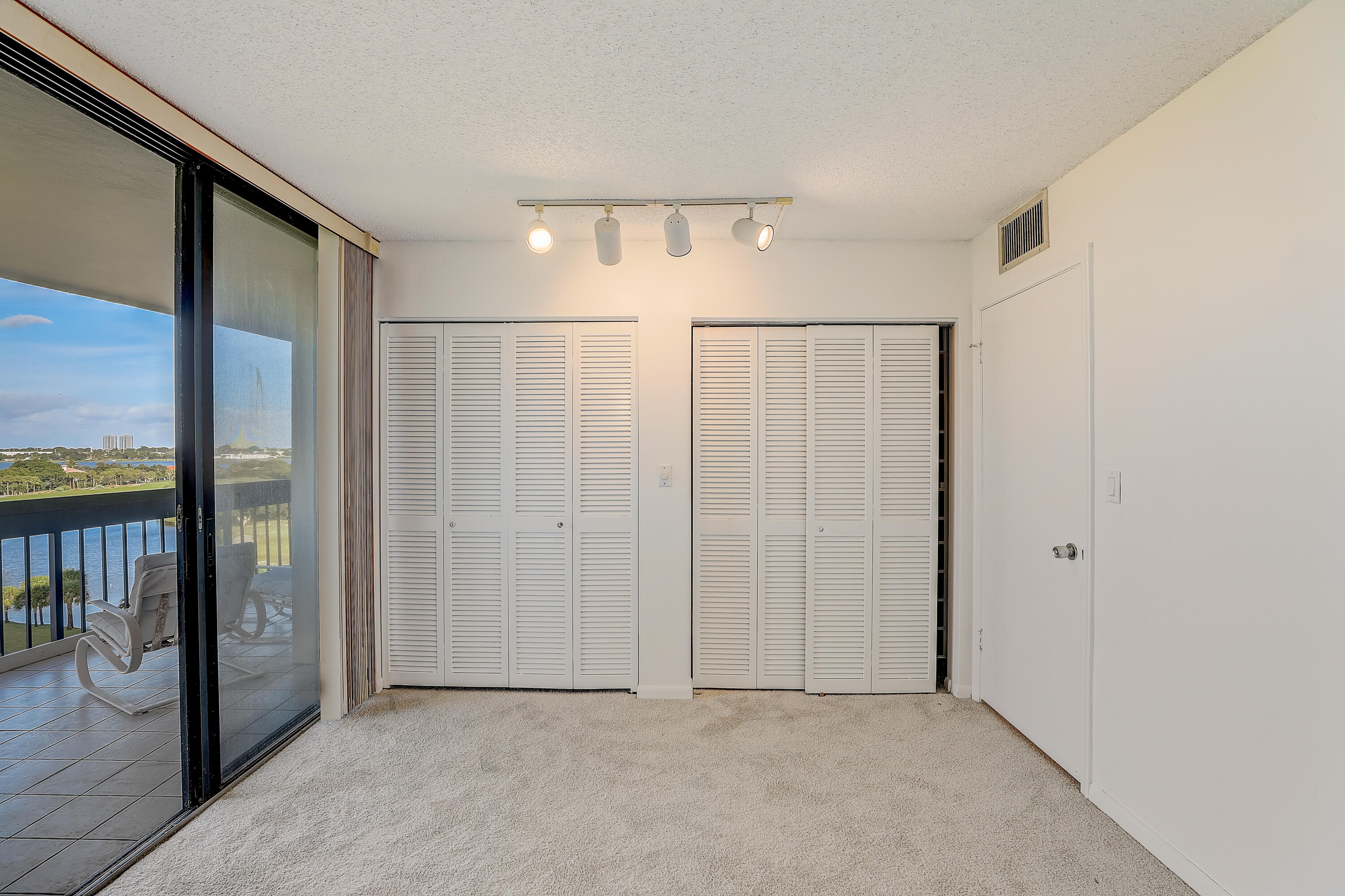 2000 Presidential Way 901