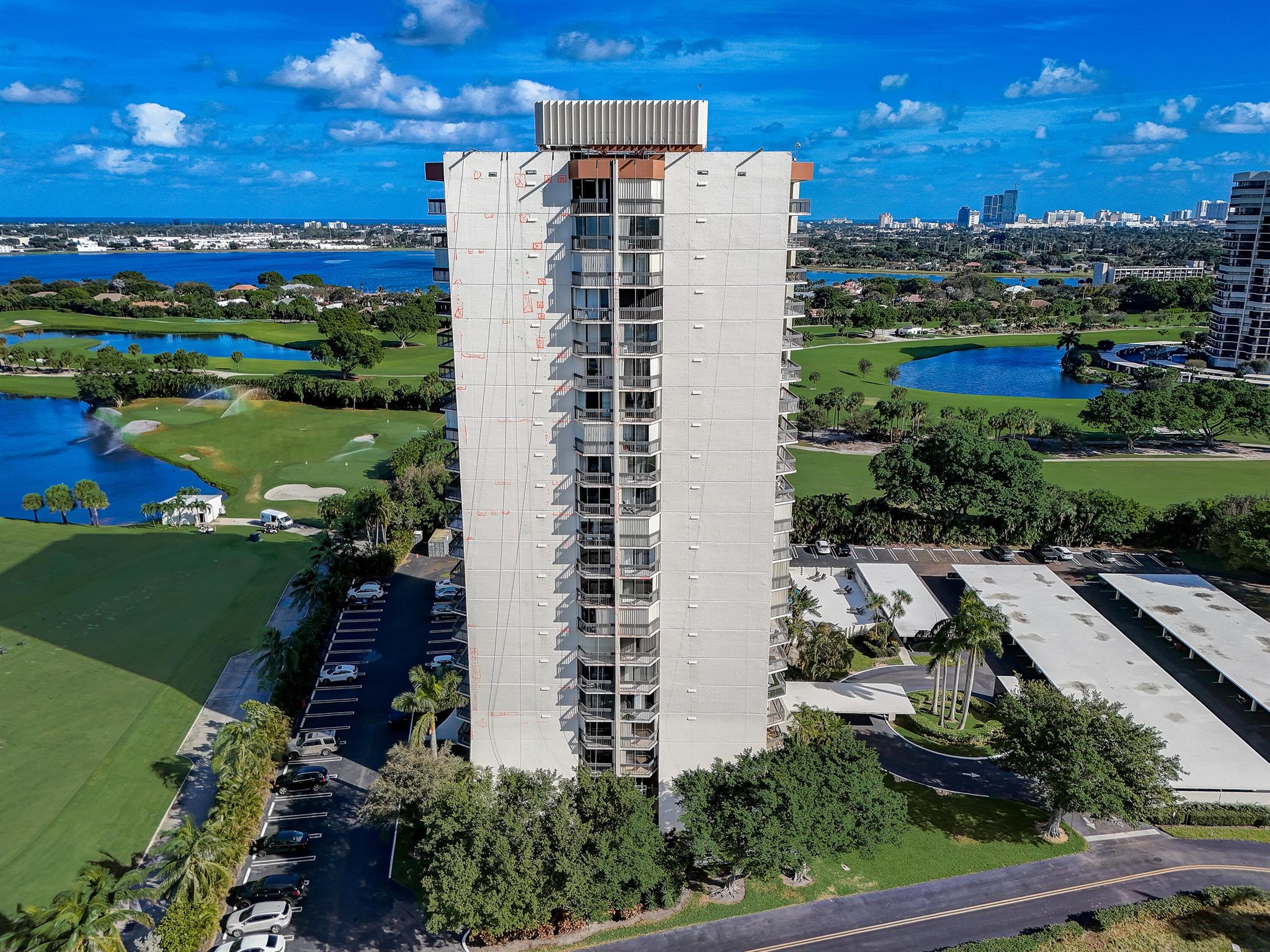 2000 Presidential Way 901