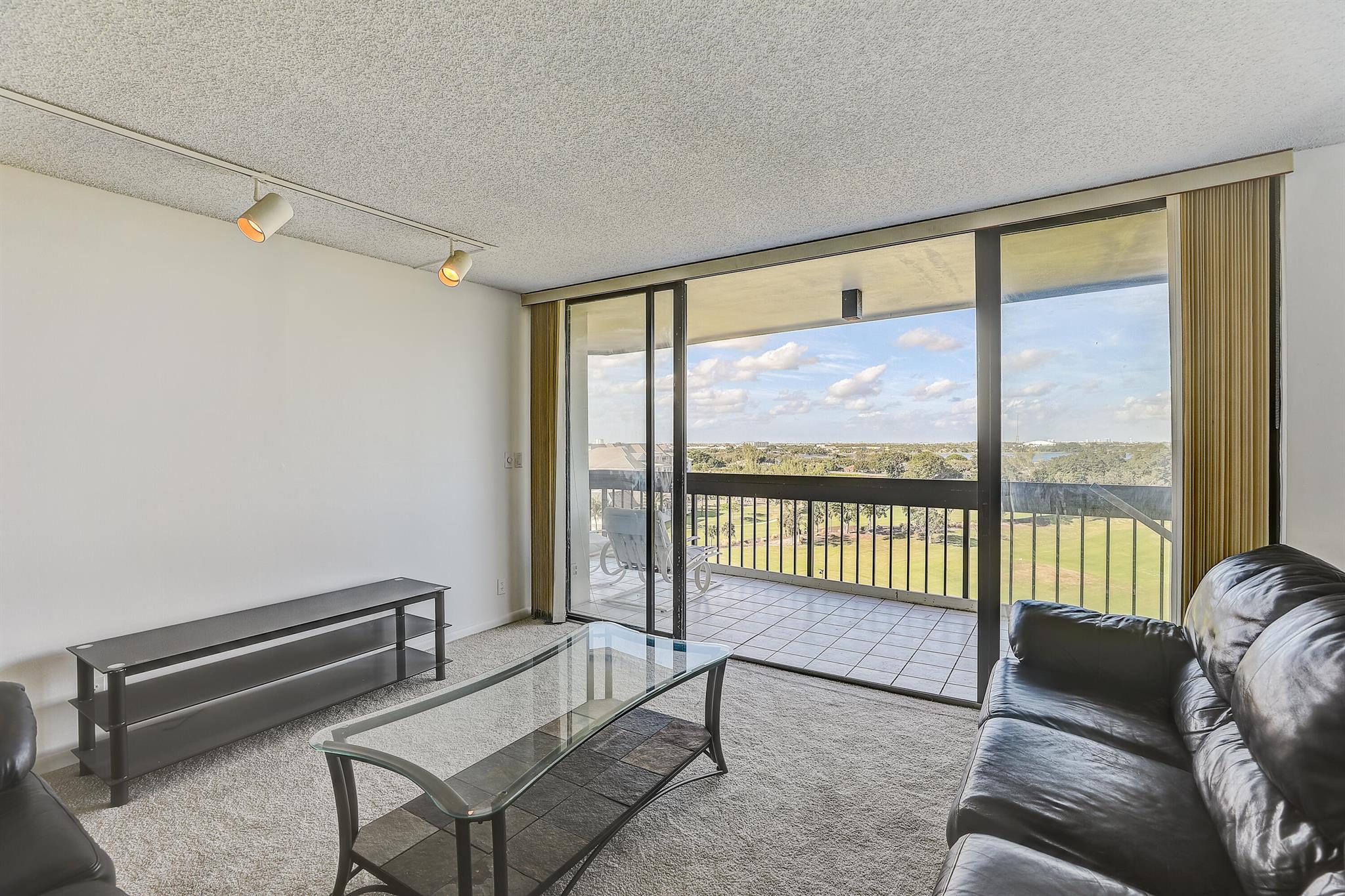 2000 Presidential Way 901