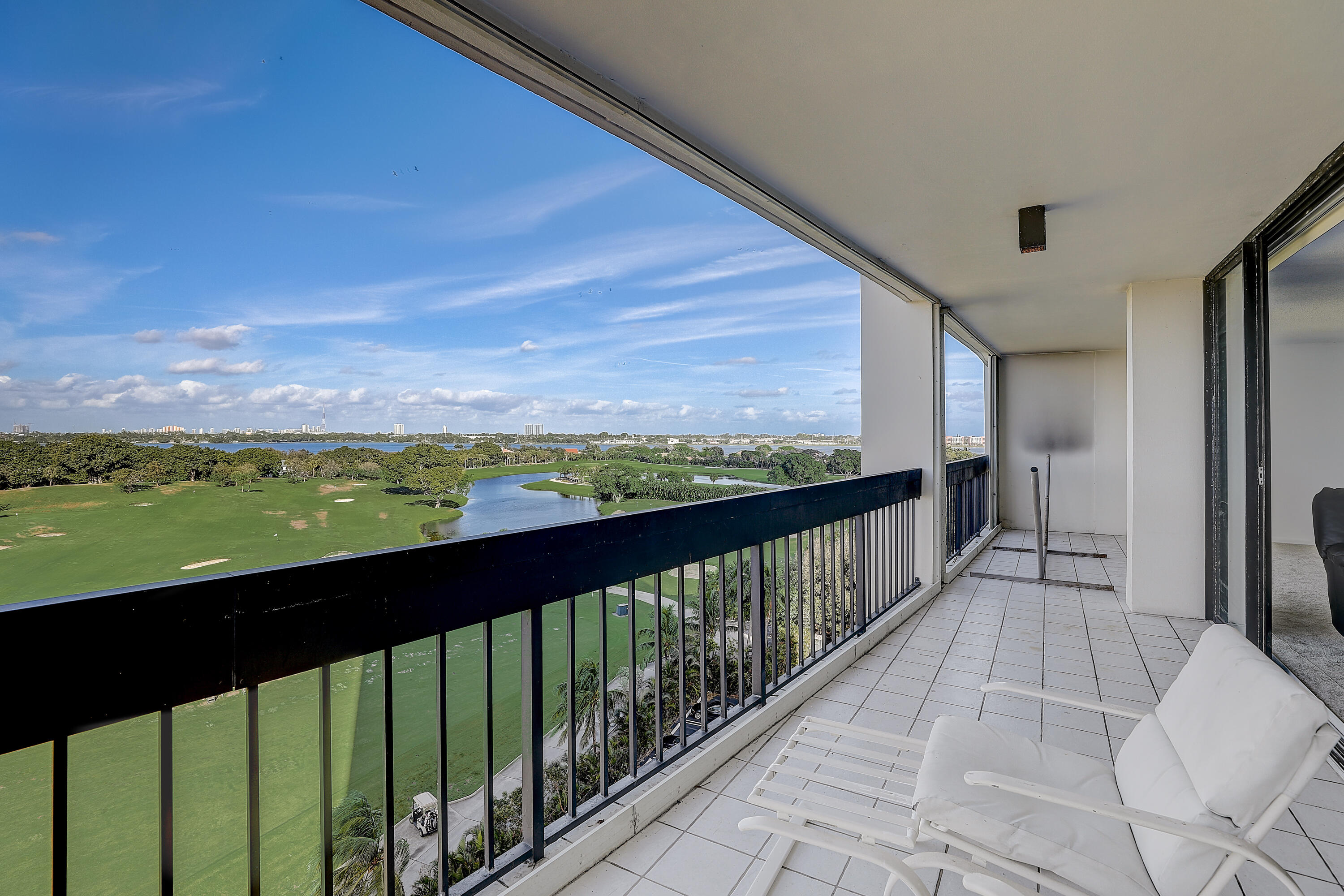 2000 Presidential Way 901