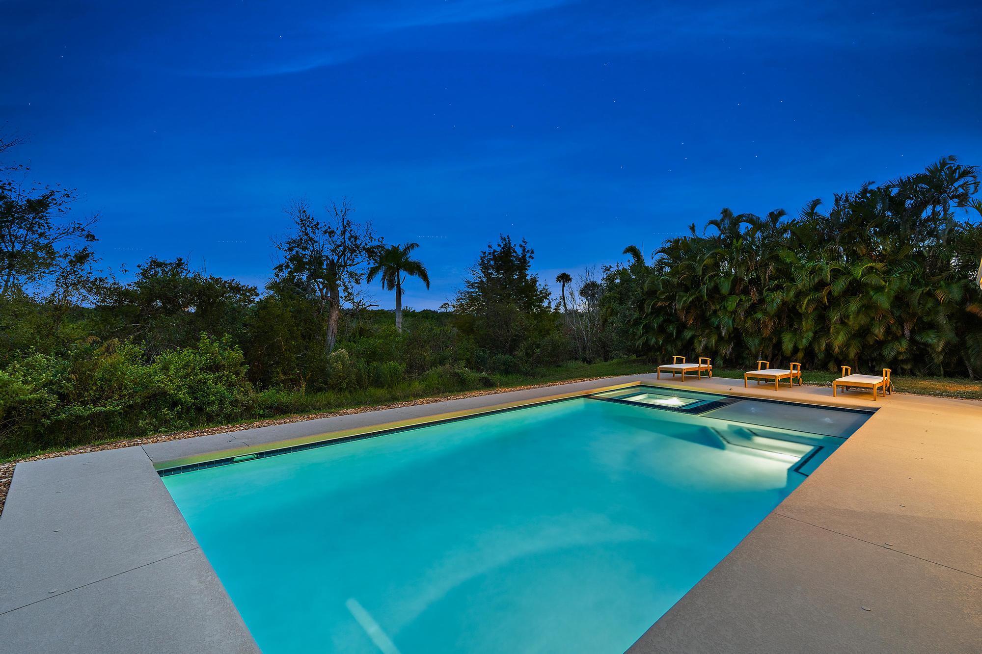 5356 SW Landing Creek Drive