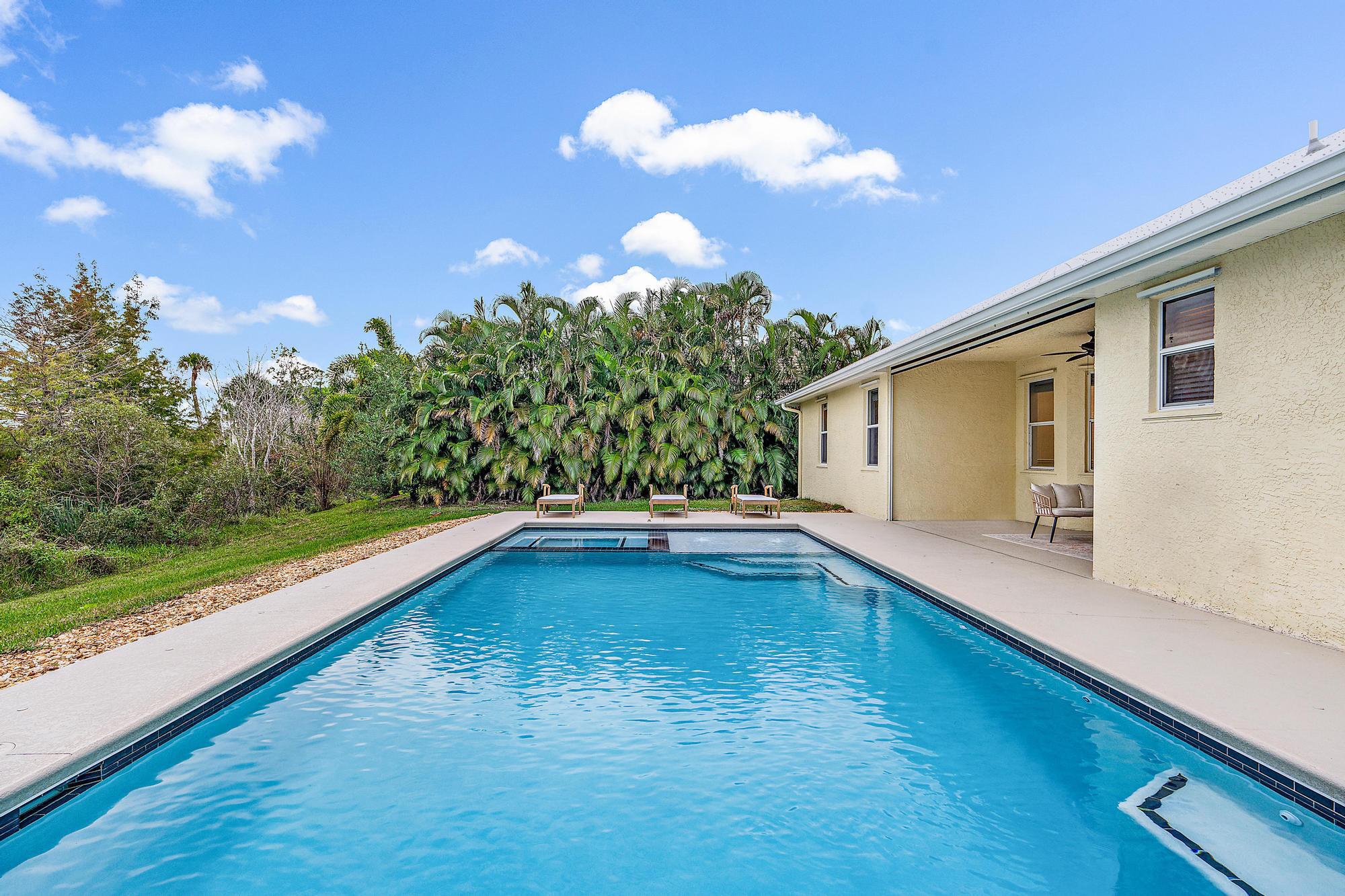 5356 SW Landing Creek Drive